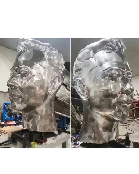 粉丝花419万为马斯克设计雕像，网友：这不是我的毕设吗？