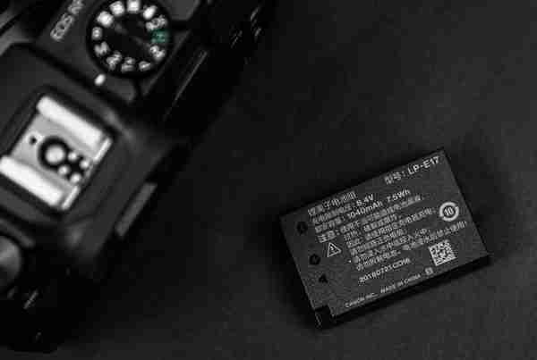 8999圆梦全画幅 佳能EOS RP微单相机评测