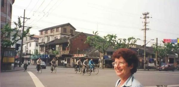 前上海犹太难民索尼娅获得“丝路友好使者”称号